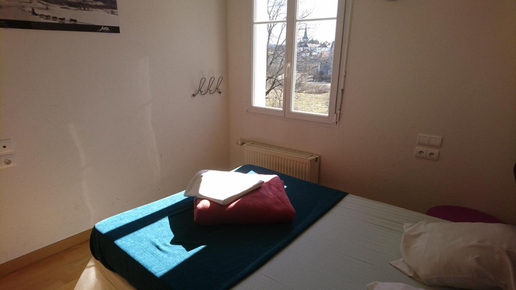 Apf France Handicap - Ferme Leonie Saint-Laurent-en-Grandvaux エクステリア 写真